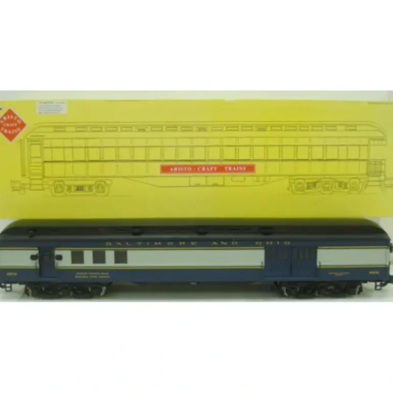 Aristo-Craft 31602 B&O Heavyweight RPO Pass. Car - Metal Wheels - Model Train Junction: Quality Parts and Art Supplies