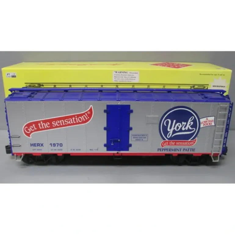 Aristo-Craft 46231 York Peppermint Patties Reefer Car - Model Train Junction: Quality Parts and Art Supplies