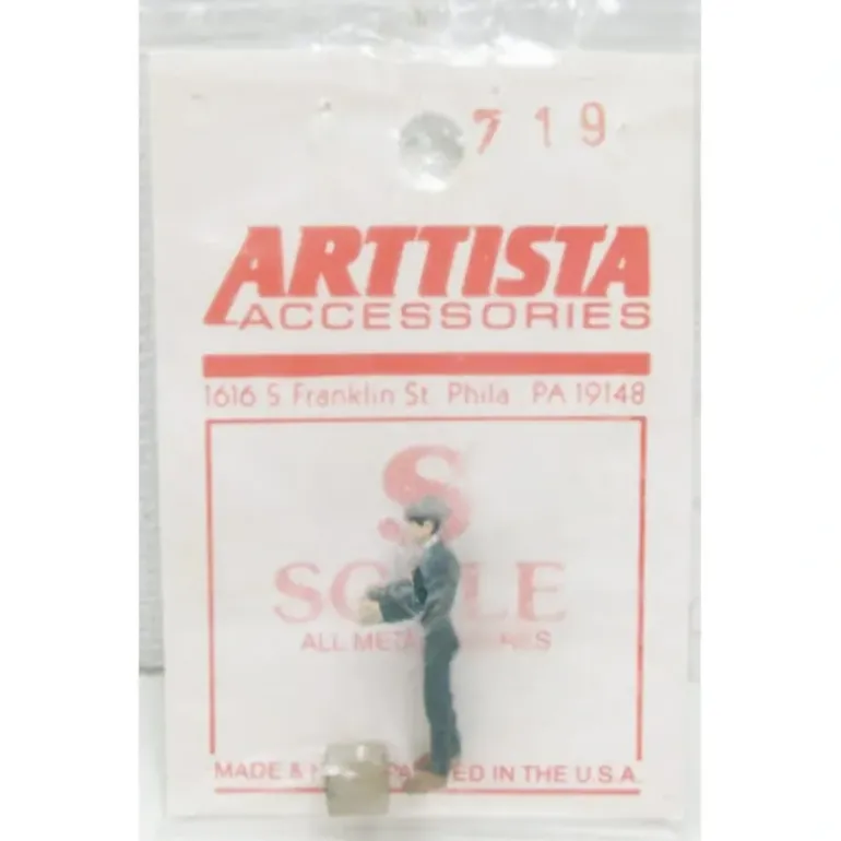 Arttista 719 S Scale Man Carrying Box Pewter Figure - Model Train Junction: Quality Parts and Art Supplies