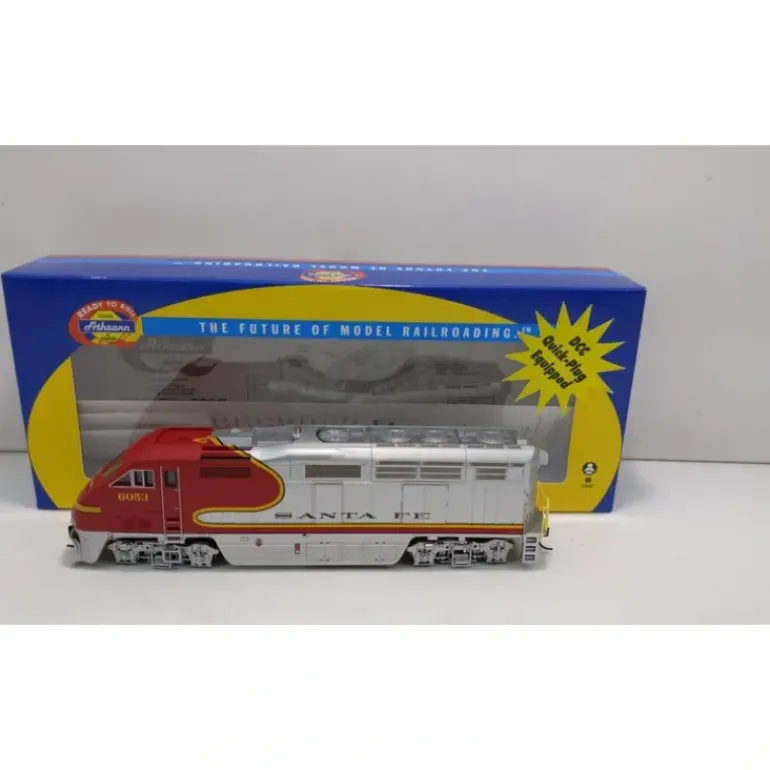Athearn 26341 HO Santa Fe Warbonnet F59PHI Diesel Locomotive #6053 - Model Train Junction: Quality Parts and Art Supplies