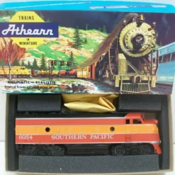 Athearn 3135 HO Southern Pacific Daylight F-7 A Unit Powered Diesel Locomotive - Model Train Junction: Quality Parts and Art Supplies