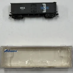 Athearn 11639 N Boston & Maine 40' Milk Car #1923 - Model Train Junction: Quality Parts and Art Supplies