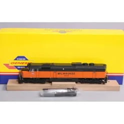 Athearn G67531 HO Milwaukee Road FP45 Diesel Locomotive #4 - Model Train Junction: Quality Parts and Art Supplies