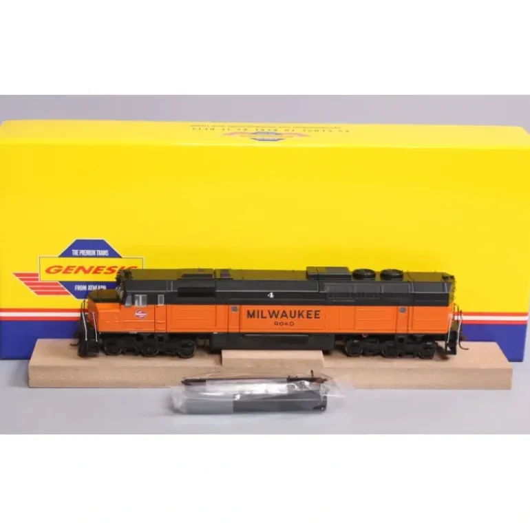 Athearn G67531 HO Milwaukee Road FP45 Diesel Locomotive #4 - Model Train Junction: Quality Parts and Art Supplies