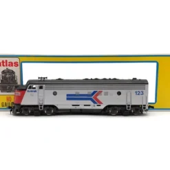 Atlas 7044 HO Amtrak FP7 Diesel Locomotive #123 EX/Box - Model Train Junction: Quality Parts and Art Supplies