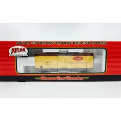 Atlas 6111-1 HO Scale Dubuque Packing 36' Wood Refrigerator Car - Model Train Junction: Quality Parts and Art Supplies