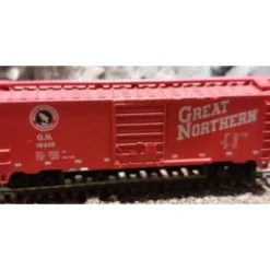 Atlas 61001-10 N Scale Great Northern Single Door Boxcar #18425 - Model Train Junction: Quality Parts and Art Supplies