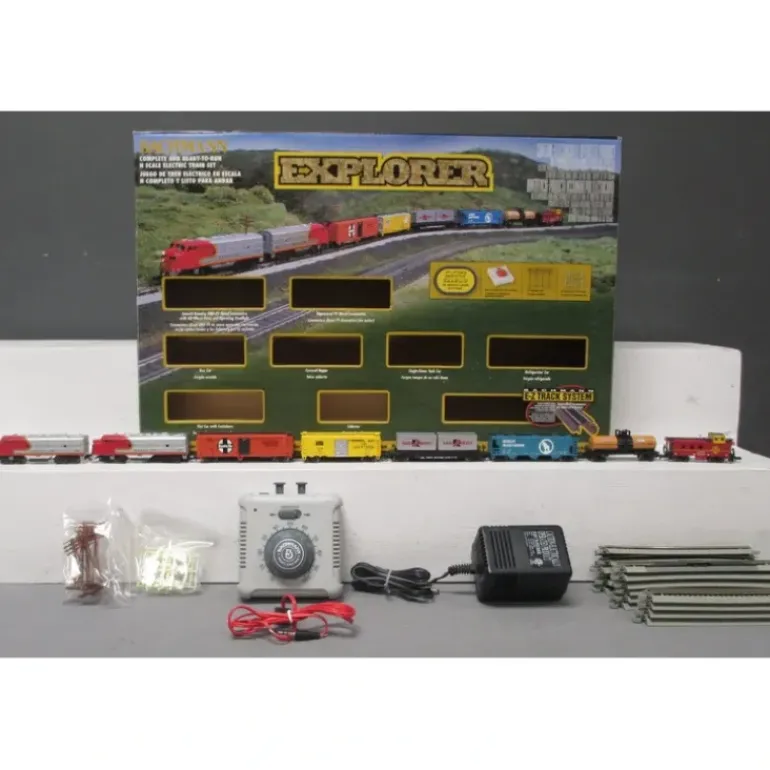 Bachmann 24008 Explorer N Gauge Diesel Starter Train Set w/E-Z Track System - Model Train Junction: Quality Parts and Art Supplies
