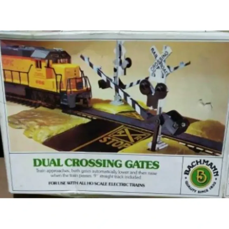 Bachmann 3027 HO Operating Dual Crossing Gates - Model Train Junction: Quality Parts and Art Supplies