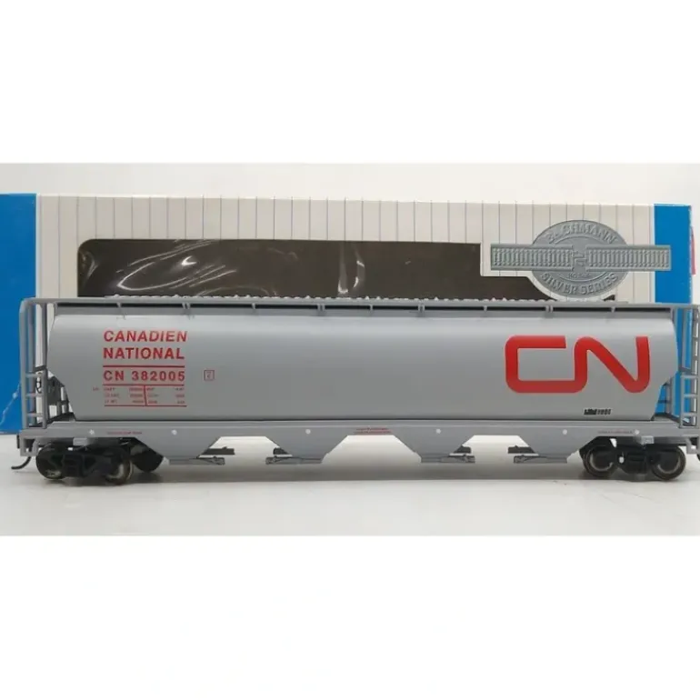 Bachmann 19113 HO Scale Canadian National 4 Bay Cylindrical Grain Hopper #382005 - Model Train Junction: Quality Parts and Art Supplies