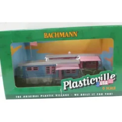 Bachmann 45310 O Plasticville Built-Up Trailer Park w/2 Trailers & Flag Pole - Model Train Junction: Quality Parts and Art Supplies