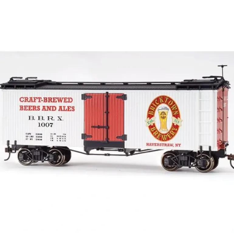 Bachmann 27466 On30 Bricktown Brewery Billboard Reefer - Model Train Junction: Quality Parts and Art Supplies