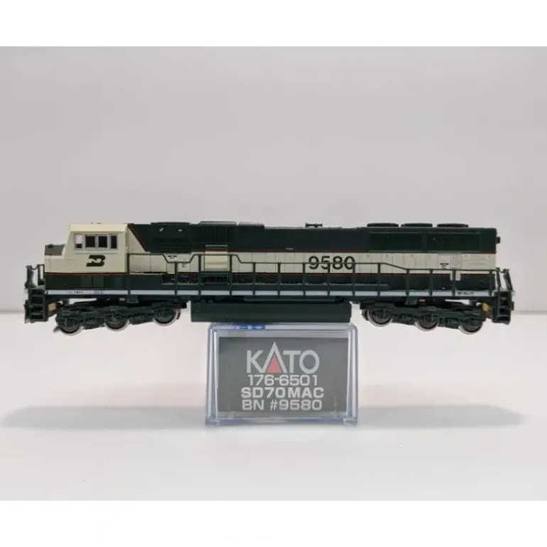 Kato 176-6501 N Burlington Northern SD70MAC Diesel Locomotive #9580 LN/Box - Model Train Junction: Quality Parts and Art Supplies