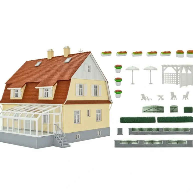 Kibri 38700 HO House with Winter Garden Building Kit - Model Train Junction: Quality Parts and Art Supplies