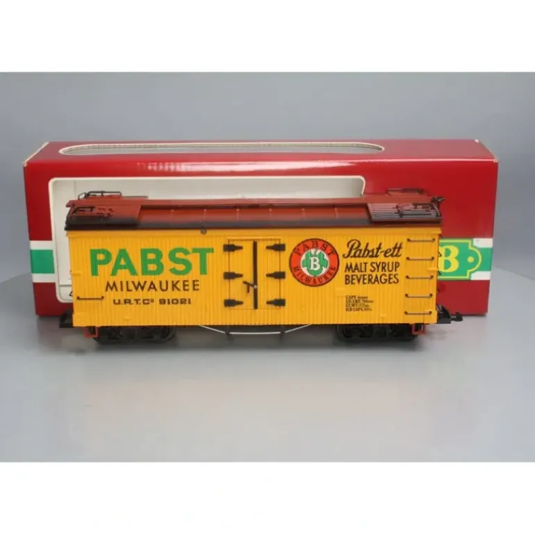 LGB 4074 G Scale Pabst Milwaukee Reefer #91021 - Model Train Junction: Quality Parts and Art Supplies