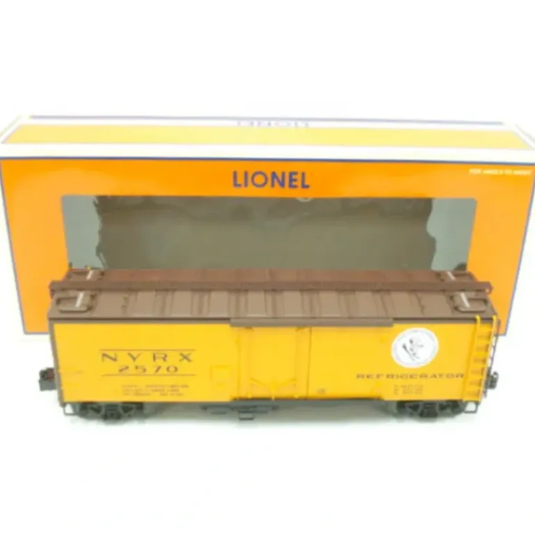 Lionel 6-27355 O Gauge New York Central Steel-Sided Refrigerator Car #2570 - Model Train Junction: Quality Parts and Art Supplies