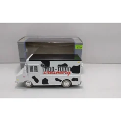 Lionel 6-21651 O Gauge Superstreets Moo-Town Creamery Van - Model Train Junction: Quality Parts and Art Supplies