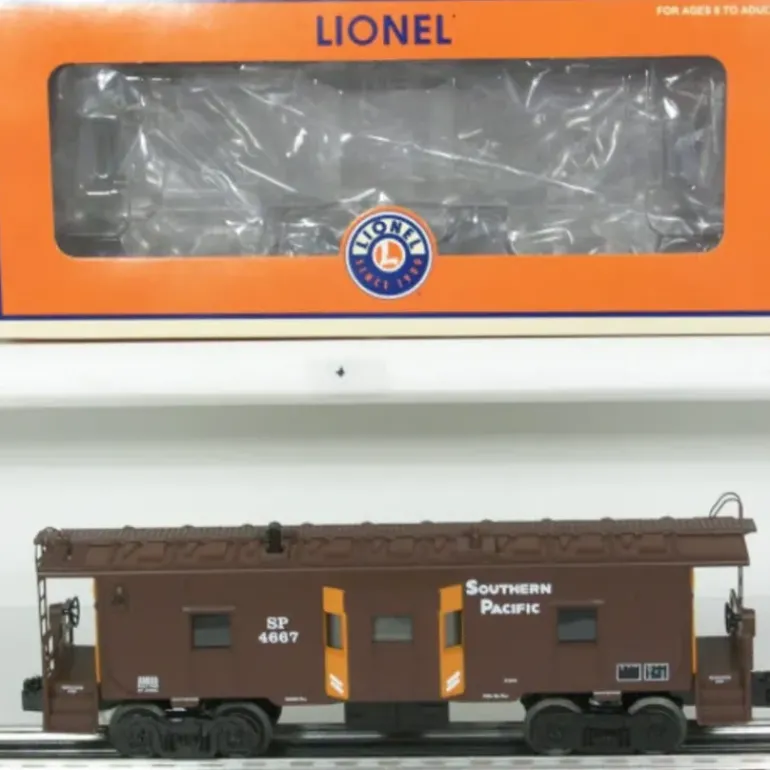 Lionel 6-29835 O Southern Pacific TrainSounds Caboose #4667 - Model Train Junction: Quality Parts and Art Supplies