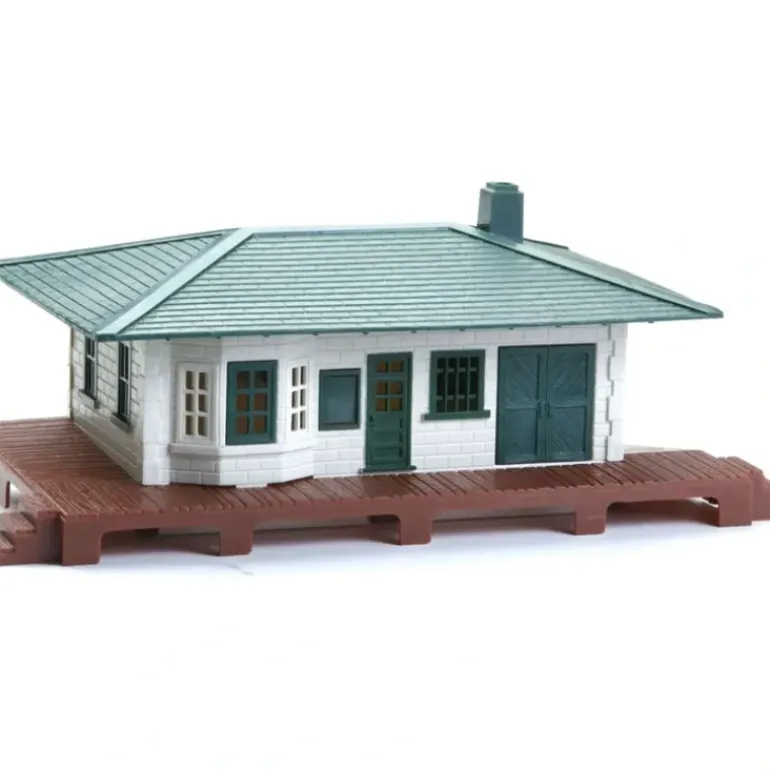 Lionel 6-21381 O Suburban Station Kit - Model Train Junction: Quality Parts and Art Supplies