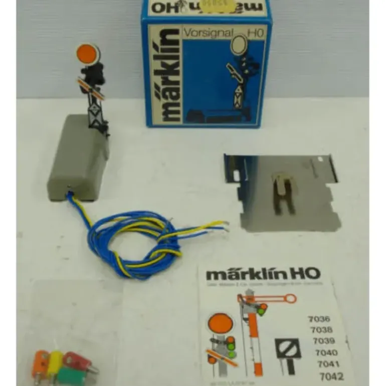 Marklin 7038 HO Distance Signal - Model Train Junction: Quality Parts and Art Supplies