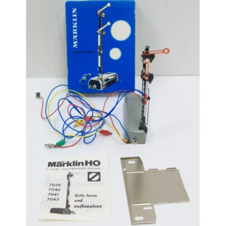 Marklin 7041 HO Operating Semaphore Signal - Model Train Junction: Quality Parts and Art Supplies