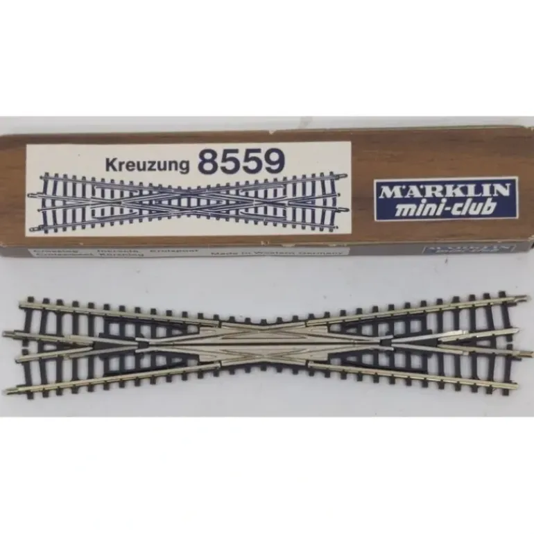 Marklin 8559 Z 4-7/16" 13 Crossing Track - Model Train Junction: Quality Parts and Art Supplies