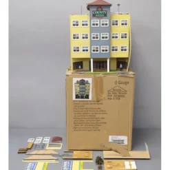 Menards 279-4427 O Scale County Suites Hotel VG/Box - Model Train Junction: Quality Parts and Art Supplies