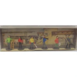 Merten 2138 HO Winter Sports Passengers Figures (Set of 6) - Model Train Junction: Quality Parts and Art Supplies