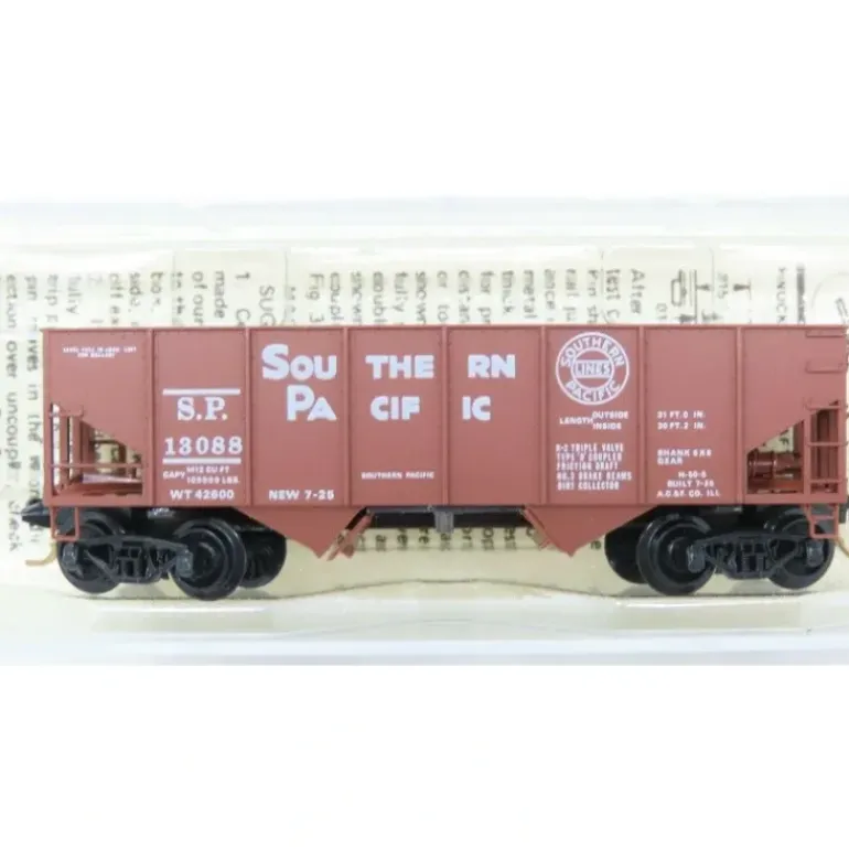 Micro-Trains 05600070 N Southern Pacific 33' Rib Side Twin Bay Hopper #13088 LN/Box - Model Train Junction: Quality Parts and Art Supplies