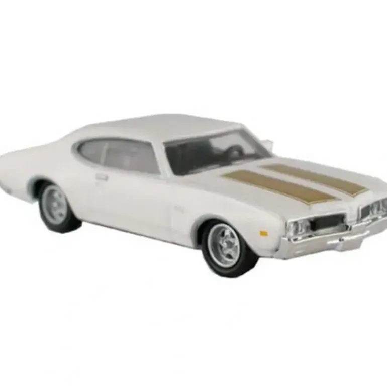 Model Power 19255 HO White 1969 Oldsmobile 442 - Model Train Junction: Quality Parts and Art Supplies