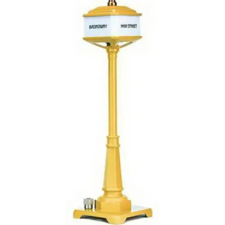 MTH 30-1097 O #57 Crea Die-Cast Corner Lamp Set (Pack of 2) - Model Train Junction: Quality Parts and Art Supplies