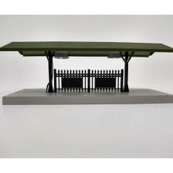 MTH 30-90315 O Passenger Station Platform Gray w/Green Roof LN - Model Train Junction: Quality Parts and Art Supplies