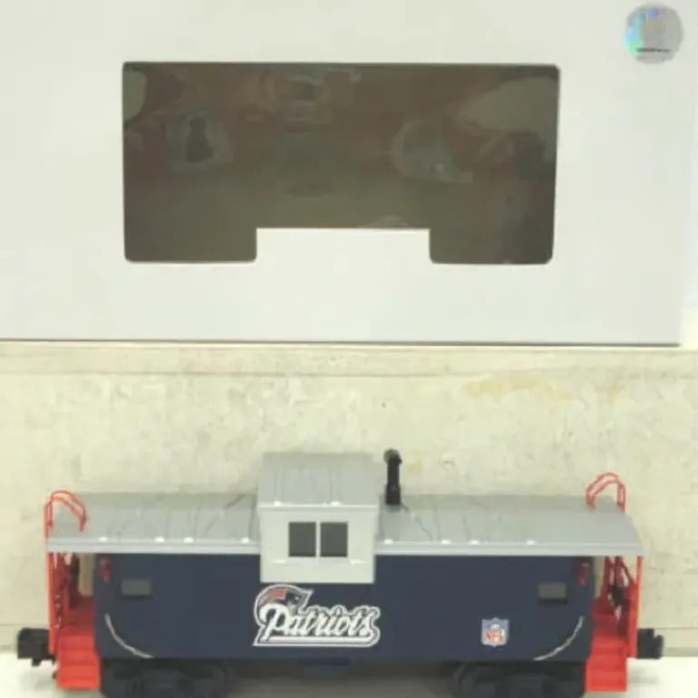 MTH 30-4128C NFL New England Patriots Caboose - Model Train Junction: Quality Parts and Art Supplies