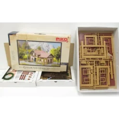 Piko 62022 G Beer Garden Caf Building Kit - Model Train Junction: Quality Parts and Art Supplies