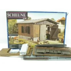 Pola 985 G Scale Barn Kit - Model Train Junction: Quality Parts and Art Supplies