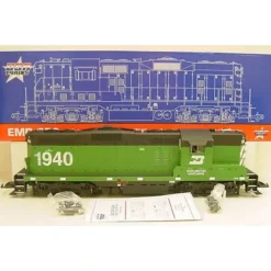 USA Trains R22113 G Burlington Northern EMD GP9 Diesel Locomotive #1942 - Model Train Junction: Quality Parts and Art Supplies