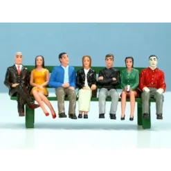 USA Trains R311 O Passenger Car Sitting Figures Set #2 (Set of 7) - Model Train Junction: Quality Parts and Art Supplies