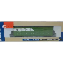 Walthers 932-7002 US Plywood Thrall Door Boxcar - Model Train Junction: Quality Parts and Art Supplies