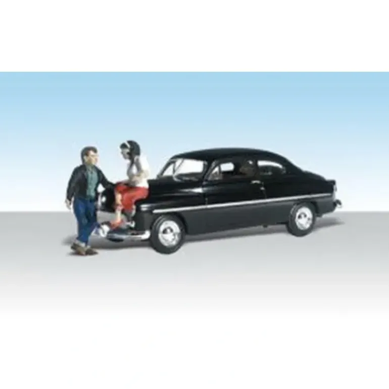 Woodland Scenics AS5330 HO Scale AutoScenes Spoonin' N Croonin' - Model Train Junction: Quality Parts and Art Supplies