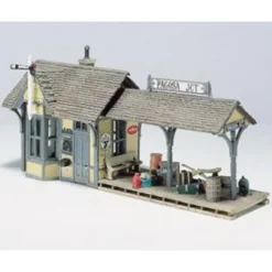 Woodland Scenics D239 HO Scenic Details Flag Depot Building Kit - Model Train Junction: Quality Parts and Art Supplies
