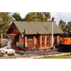 Woodland Scenics PF5187 HO Woodland Station Building Kit - Model Train Junction: Quality Parts and Art Supplies