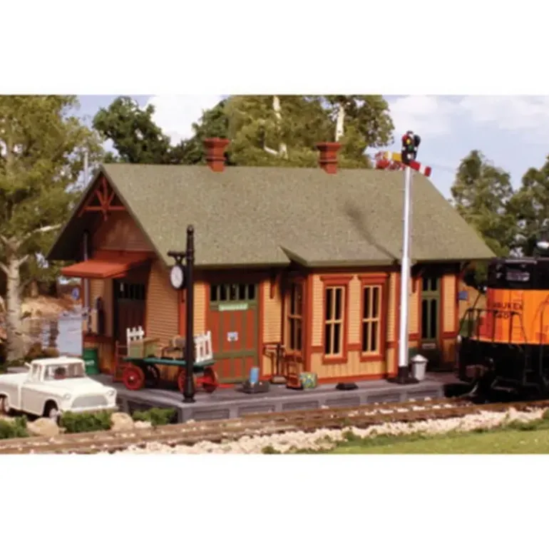 Woodland Scenics PF5187 HO Woodland Station Building Kit - Model Train Junction: Quality Parts and Art Supplies